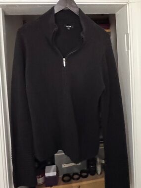 🖤✨Jacob Black Zip-Up Sweater 🖤 Classic Minimalist Chic Layering Piece🖤✨